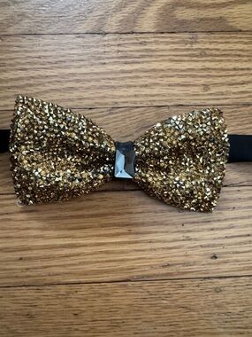 Source Unknown Gold Glitter Crystal Bow Tie